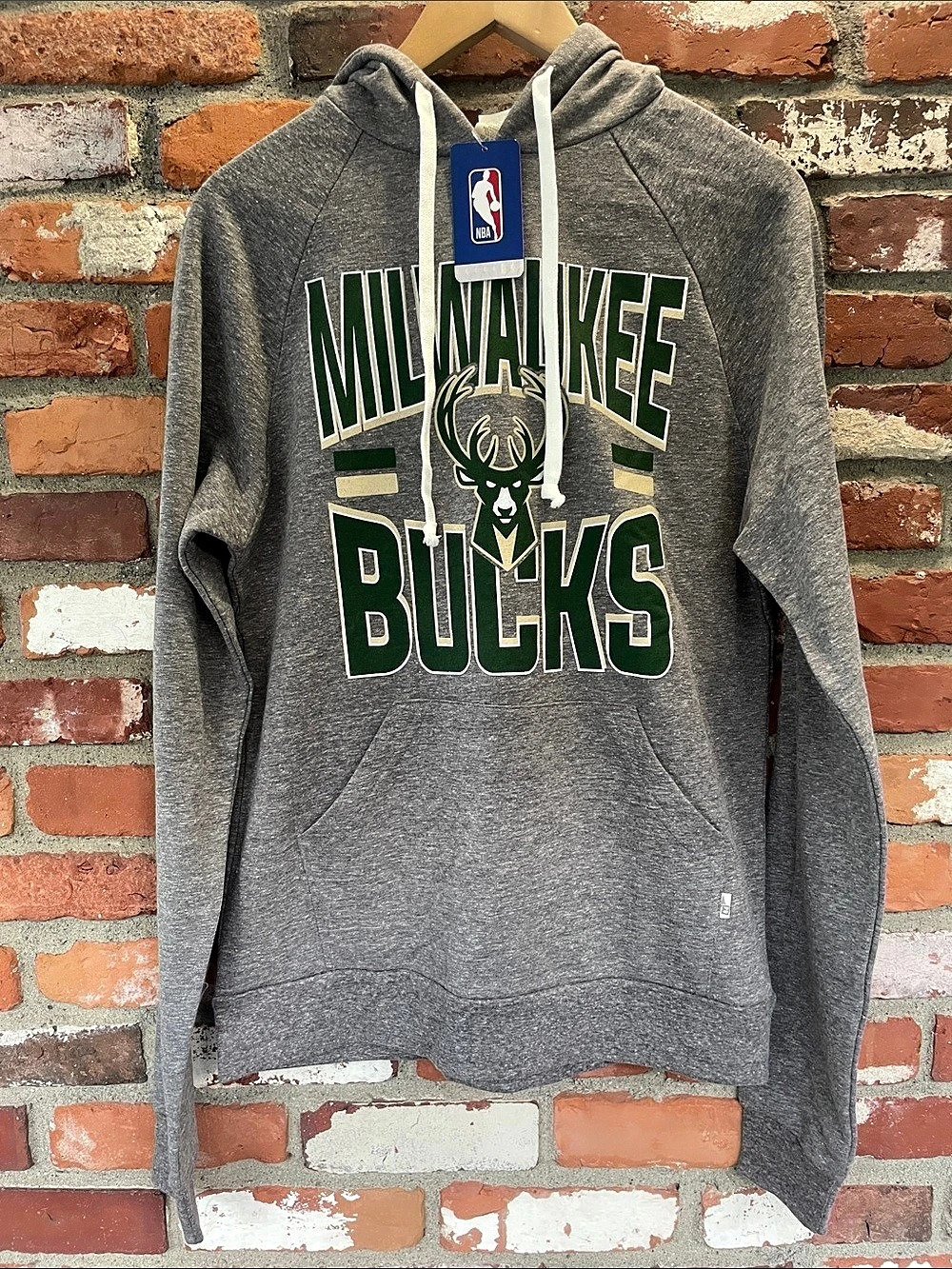 NBA Milwaukee Bucks Hoodie Gray & Green Medium NWT Blokecore